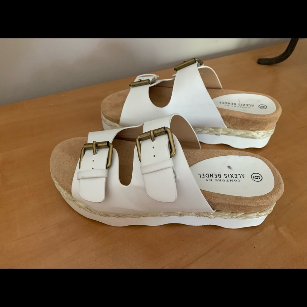 Sandals - Picture 4 of 4